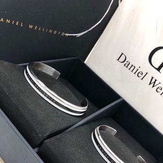 CUFF CAO CẤP NAM VÀ NỮ DANIEL W BẠC V2 FULLBOX