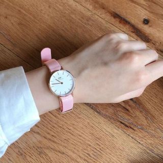 ĐỒNG HỒ NỮ CAO CẤP DANIEL W PETITE NATO HỒNG MẶT TRÒN FULLBOX TEM