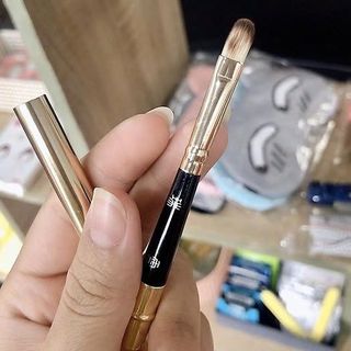 Cọ Môi Cao Cấp Có Nắp Đậy.