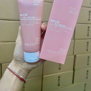 Sữa rửa mặt nhau thai cừu dướng sáng và giữ ẩm.