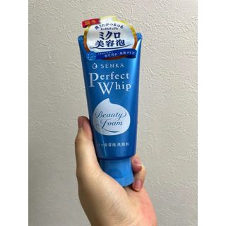 Sữa rửa mặt Senka Perfect Whip Beauty Foam.