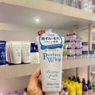 Sữa rửa mặt Senka Perfect Whip Beauty Foam.