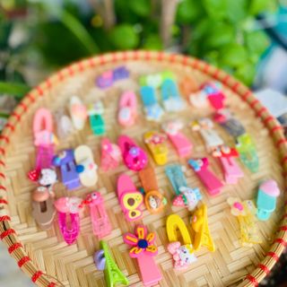 SỈ KẸP TÓC MÁI GẮN CHARM XINH XẮN