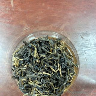 HỒNG TRÀ SHAN TUYẾT 1 Tôm 2 lá