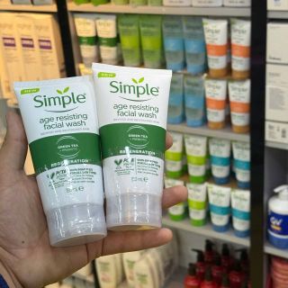 Sữa rửa mặt Simple Green Tea 150ml.