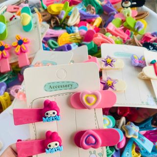 SỈ KẸP TÓC MÁI GẮN CHARM XINH XẮN