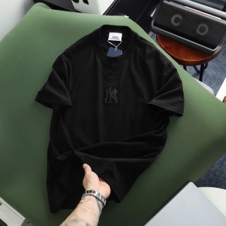 Áo thun nam. chất cotton 4c 100%  ( định lượng 240gsm) , mịn , thấm hút tốt, Full tem tag mạc  . LOGO IN THÊU SẮC NÉT
