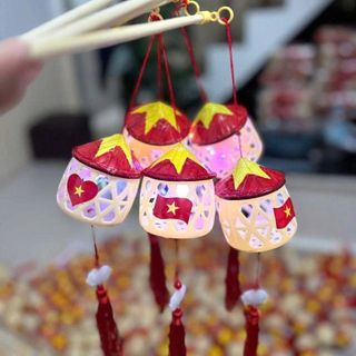 LỒNG ĐÈN TRUNG THU HÍNH NÓN LÁ YÊU NƯỚC PHÁT SÁNG
