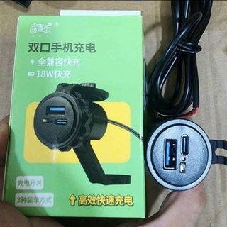 Sac điện thoại trên xe máy 3352- 2 cổng usb + typec