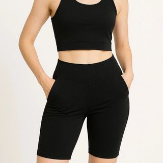 Quần Legging Nâng Mông MS371 ngắn túi trước màu đen, thun co giãn 4 chiều, vải đẹp dày.