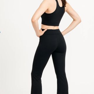 Quần Legging Ống Loe MS711 dài không túi màu đen cao cấp, thun co giãn 4 chiều, vải đẹp dày.