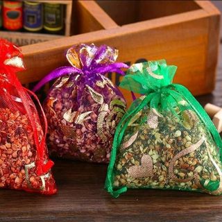Túi thơm có nhiều mùi nha