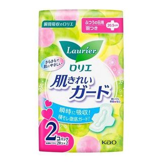 Set 2 gói băng vệ sinh ban ngày có cánh Laurier 20,5cm (20 miếng x 2)