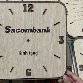 Đồng hồ gỗ treo tường kích thước 27x27cm khắc logo theo yêu cầu