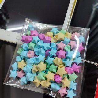 Ngôi sao giấy xếp sẵn mix nhiều màu sắc