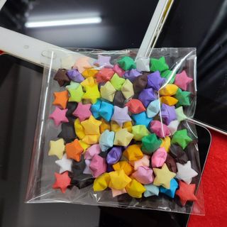 Ngôi sao giấy xếp sẵn mix nhiều màu sắc
