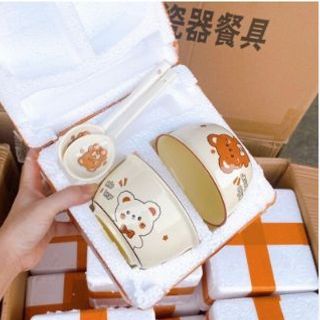 Bộ 2 bát sứ kèm thìa sứ họa tiết gấu vàng (THÙNG 48B)
