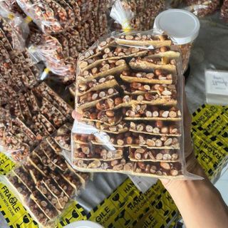 1KG KẸO ĐẬUPHỘNG NƯỚC CỐTDỪA GIÒN ÍT NGỌT GỒM 2 TÚI 500G