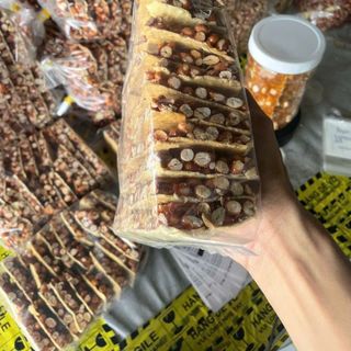 1KG KẸO ĐẬUPHỘNG NƯỚC CỐTDỪA GIÒN ÍT NGỌT GỒM 2 TÚI 500G
