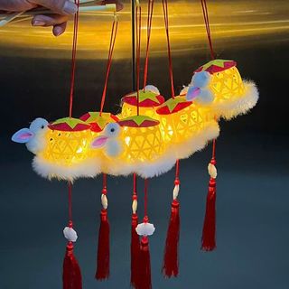 Đèn Trung Thu Rọ Nhựa – Mẫu Thỏ Kèm Nón Lá, Ngôi Sao