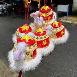 Đèn Trung Thu Rọ Nhựa – Mẫu Thỏ Kèm Nón Lá, Ngôi Sao