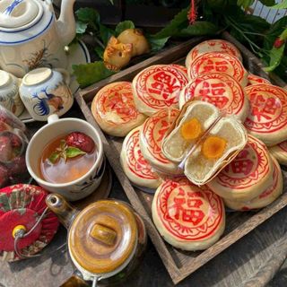 SET BÁNH PÍA DỪA NON TRỨNG MUỐI 300G – CHUẨN VỊ TRUYỀN THỐNG - WINNIE HOUSE