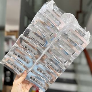 Cào CN/ tam giác bạc (chất liệu nhựa phủ bạc)