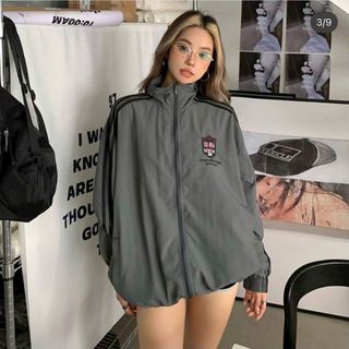 Dù 2 Lớp Lót Mỏng với Logo Thêu và Chạy Sọc Tay - Phong Cách và Bảo Vệ Dưới Mọi Thời Tiết