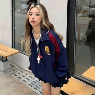 Dù 2 Lớp Lót Mỏng với Logo Thêu và Chạy Sọc Tay - Phong Cách và Bảo Vệ Dưới Mọi Thời Tiết