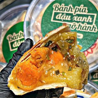 BÁNH PÍA MỠ HÀNH 8 TRỨNG – SIÊU KHỦNG 580GR - WINNIE HOUSE