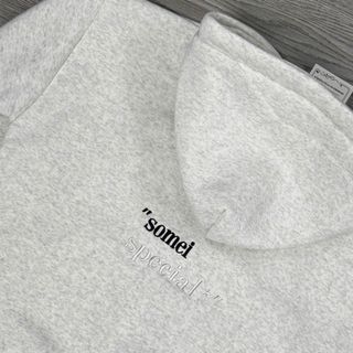 Áo Khoác Thun Nỉ Xuất Khẩu , Logo Thêu Nơ Hồng - Thời Trang Năng Động và Tiện Lợi