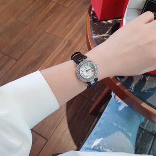 XẢ KHO ĐỒNG HỒ NỮ THỜI TRANG RODAL DÂY DA VIỀN HỘT XOÀN