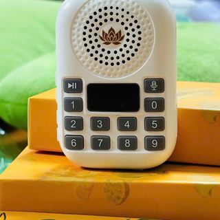 Máy Niệm Phật có bàn phím số,có khe thẻ, có jack cắm tai nghe