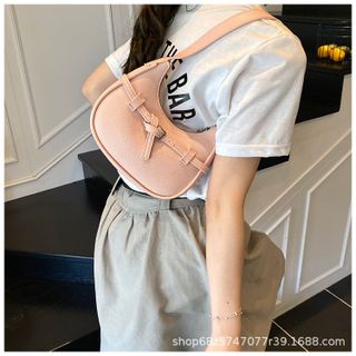 TÚI XÁCH NỮ DÁNG THUYỀN DA GẠO, CÓ DẢI THẮT CÁCH ĐIỆU W756 - WINNIE HOUSE