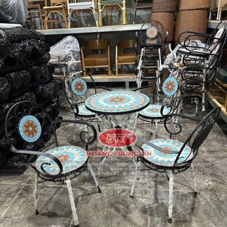 Bàn ghế mosaic ngoài trời ghế sắt gạch hoa văn