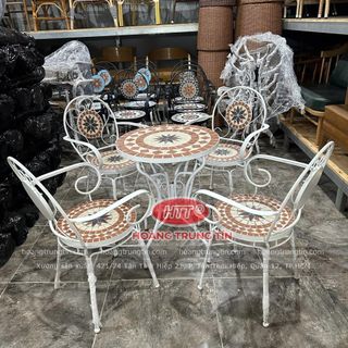 Bàn ghế mosaic ngoài trời ghế sắt gạch hoa văn