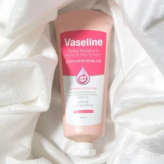 Kem Dưỡng Da Tay Và Móng Vaseline Deep Moisture Hand & Nail Cream 60ml