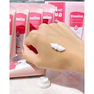 Kem Dưỡng Da Tay Và Móng Vaseline Deep Moisture Hand & Nail Cream 60ml