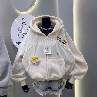 Áo Khoác Dây Kéo Phao Kèm Charm Bông Hoa Siêu Xinh, Thêu Logo Stay Kind Love More - Phong Cách Năng Động và Tiện Lợi