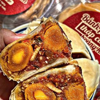 BÁNH PÍA THẬP CẨM HOÀNG KIM, 600GR – 8 TRỨNG THƯỢNG HẠNG - WINNIE HOUSE