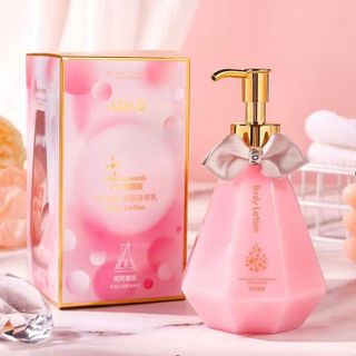 Sữa Dưỡng Thể ADAD Niacinamide 5% 320ml – Dưỡng Ẩm, Dưỡng Trắng, Lưu Hương Ngọt Ngào