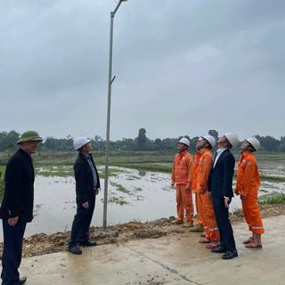 đèn đường năng lượng mặt trời