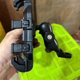 Giá để điện thoại trên xe máy MTE02