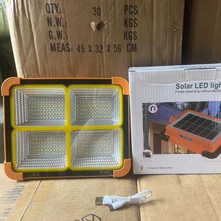 Đèn cầm tay năng lượng mặt trời