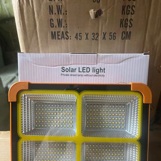 Đèn cầm tay năng lượng mặt trời