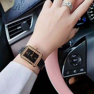 XẢ KHO ĐỒNG HỒ NỮ THỜI TRANG GUECC DÂY DA ĐEN MẶT VUÔNG