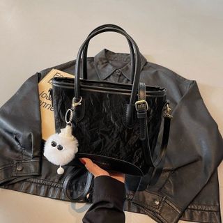 TÚI XÁCH NỮ DA NHUNG TẶNG KÈM CHARM GẤU CUTE W712 - WINNIE HOUSE