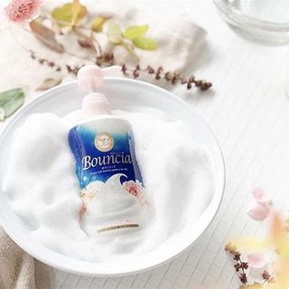 Sữa tắm sữa bò Cow Bouncia Body Soap siêu tạo bọt siêu mịn, dưỡng ẩm cho làn da