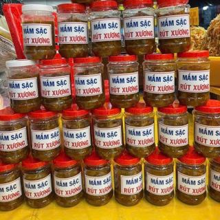 Mắm sặc rút xương đặc sản châu đốc.