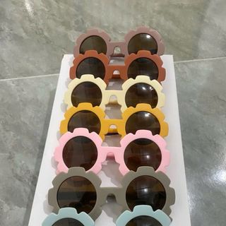 Kính thời trang trẻ em